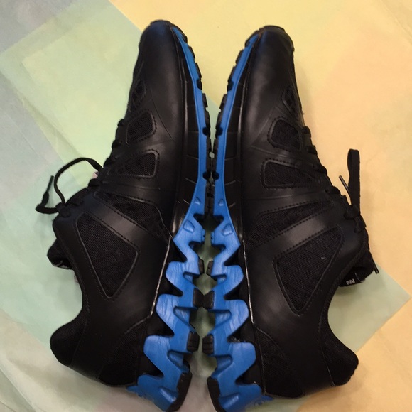 Reebok zigtech black and blue Clearance
